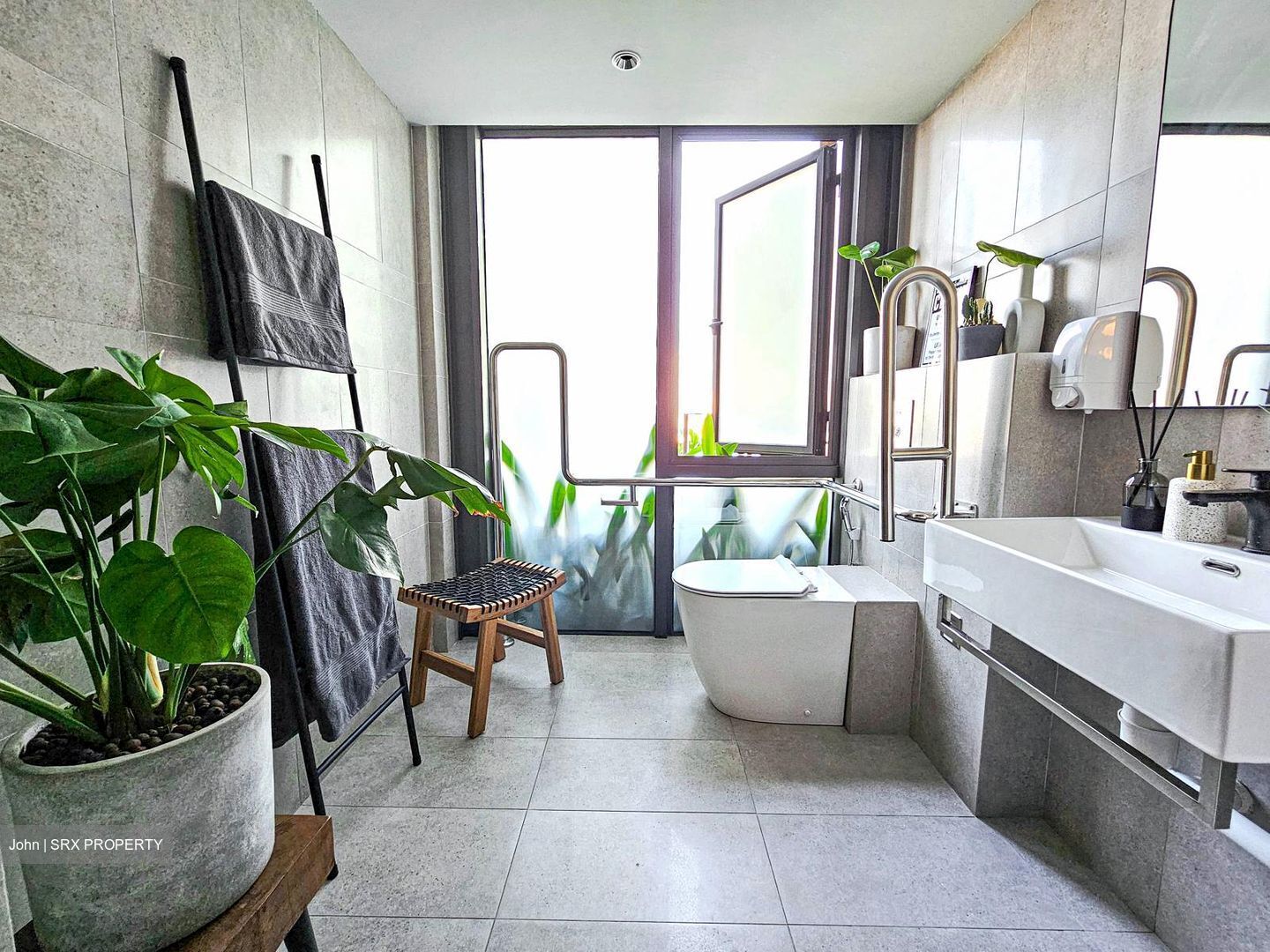 Aljunied Road (D14), Office #443767271